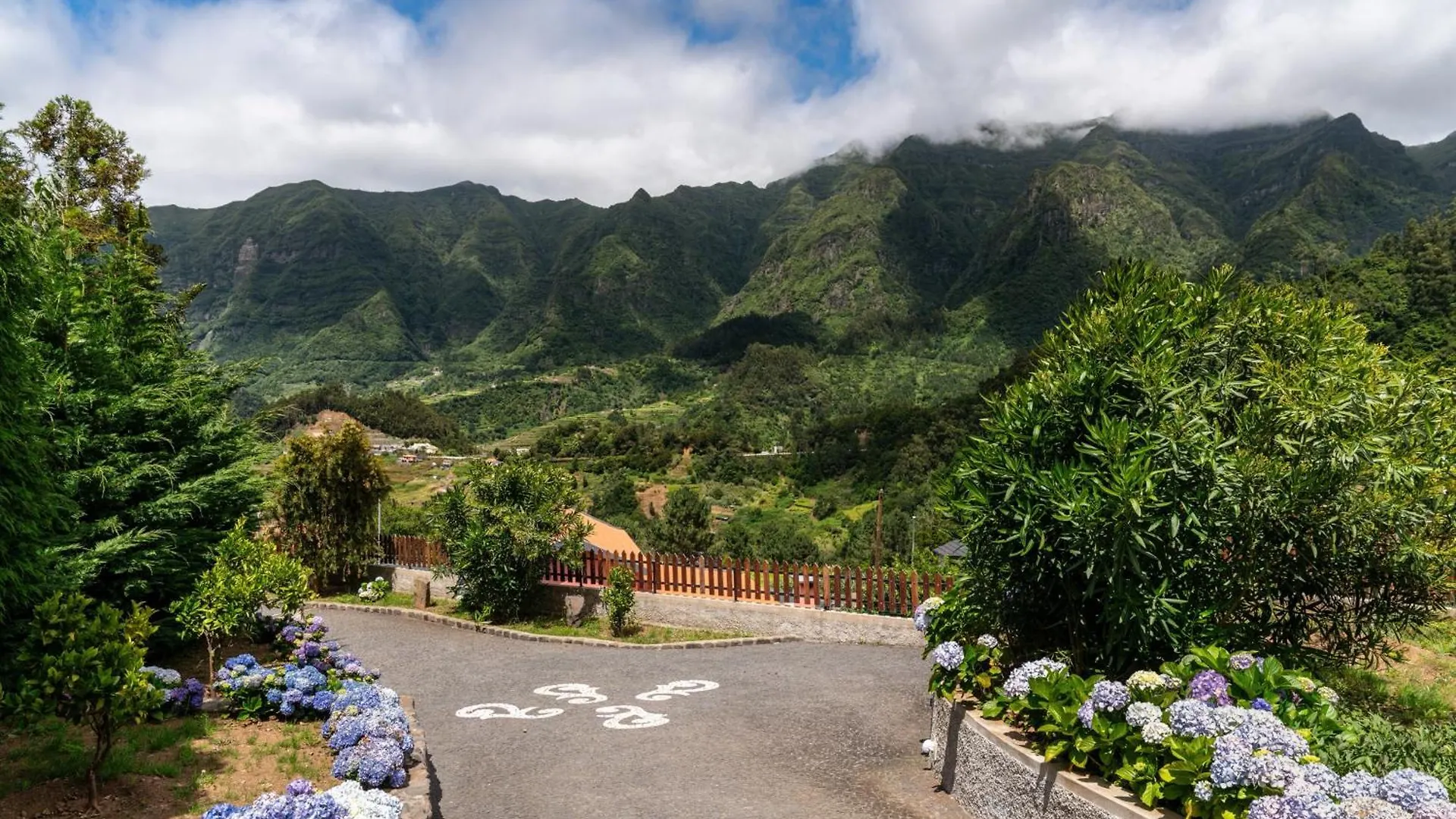 Villa Ourmadeira - Casa Hortensia Senhora do Rosário